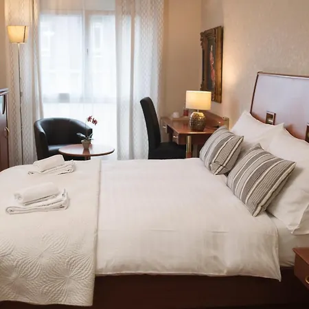 Regina 호텔 3*