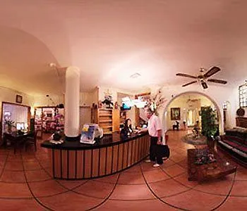 里贾纳酒店 酒店