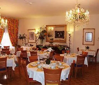 里贾纳酒店 酒店 3*